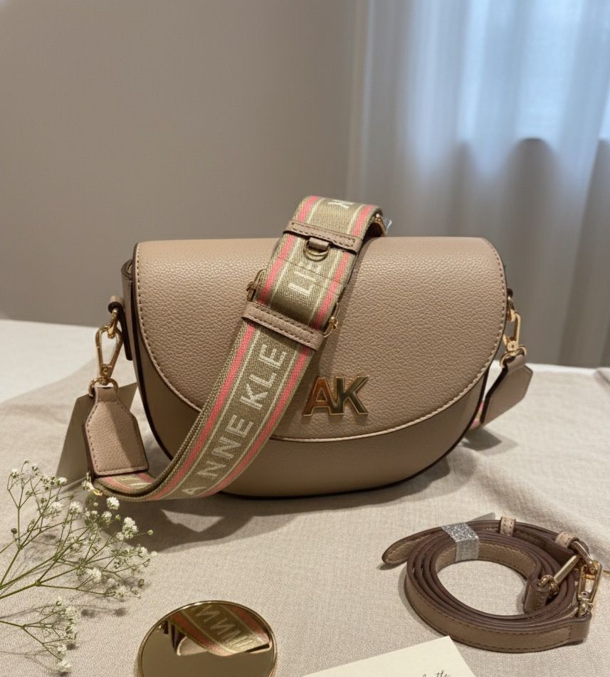 ANNE KLEIN CARTERA BEIGE PEQUEÑA