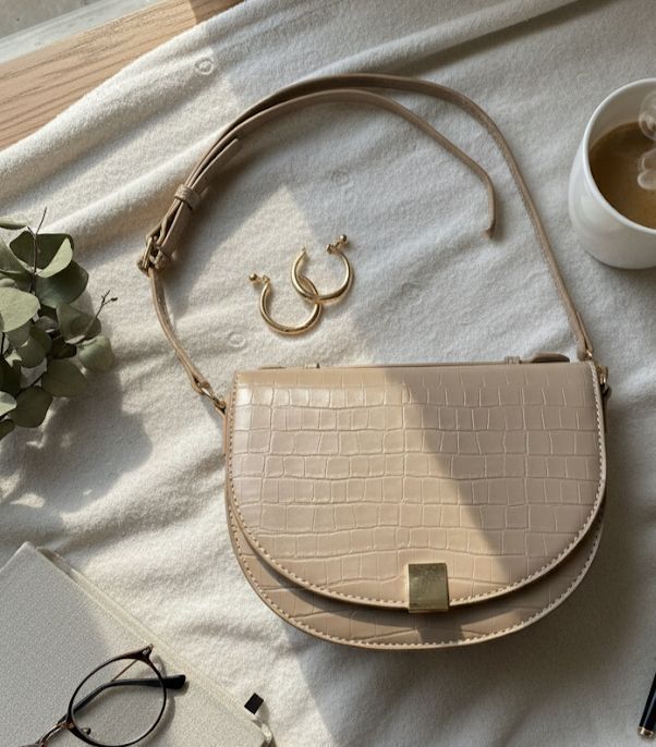 MADISON WEST CARTERA PEQUEÑA TAUPE 81820