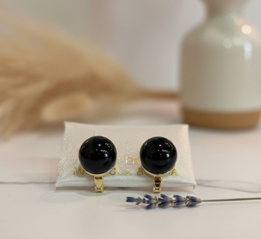 ARETES ENCHAPE PERLAS NEGRO-ROJO